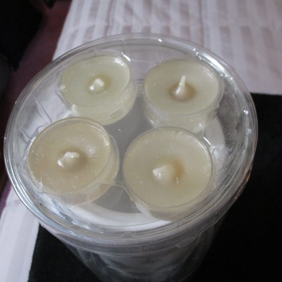 Yankee Candle Sparkling Snow Luminary Tea Light Holder w/Tealights Snowflakes - Picture 2 of 2